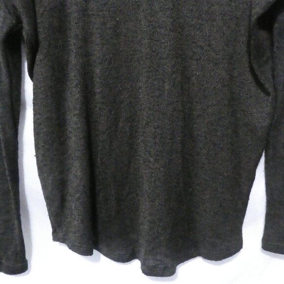 JOLIE USA | 24 pit to pit measured | Lightweight Olive Green V-Neck Sweater - Picture 13 of 14